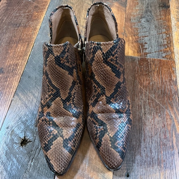 Frye Block Heel Snake Print Leather Boots 2 inch heel Size 10M - Picture 6 of 11